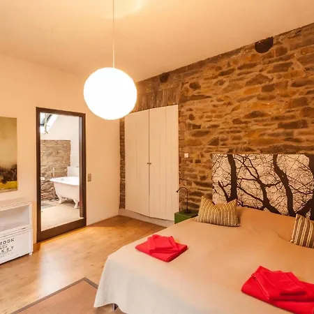 105 M2 Grosse In Monschau, Direkt Am Oberlauf Der Rur Liegend Auf Drei Ebenen *